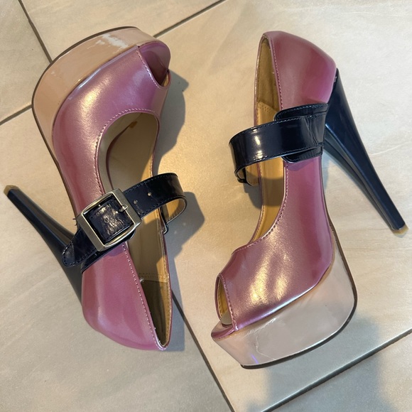 Steve Madden Metallic Purple/Lavender color Heels • Mary Jane Platform • Size 7 - Picture 2 of 4